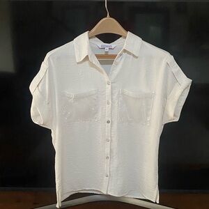 NWOT Emily Daniel’s Women S Collared Ivory Blouse With  Sequined Front Pockets